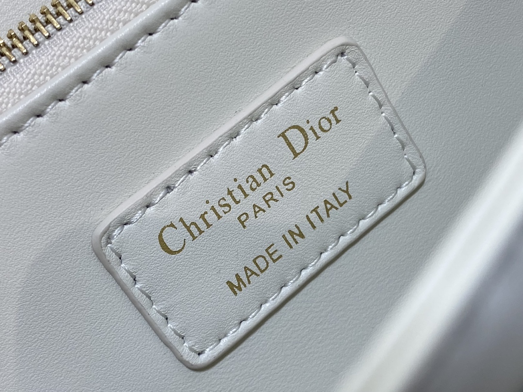Clutch Bag Sheepskin White S-14cm