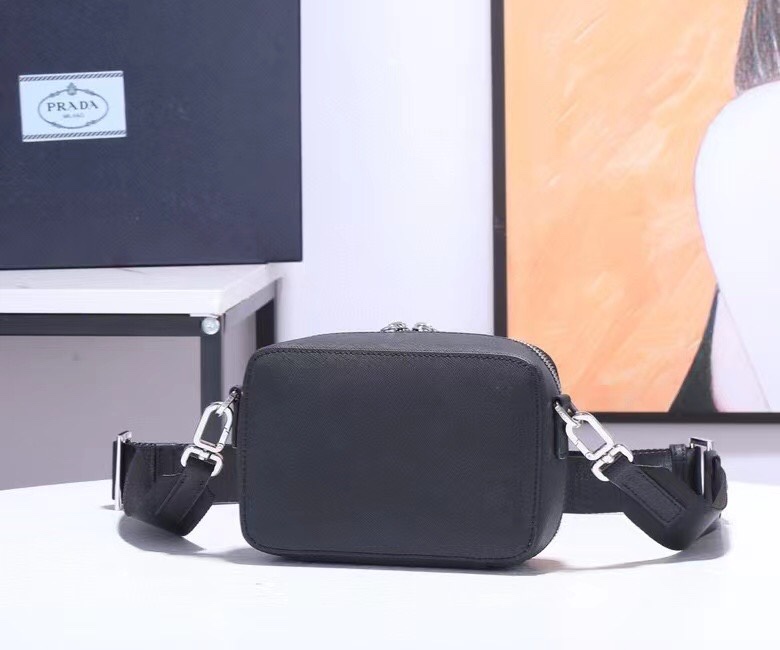 Prada Basic Bag Cow Leather M-l