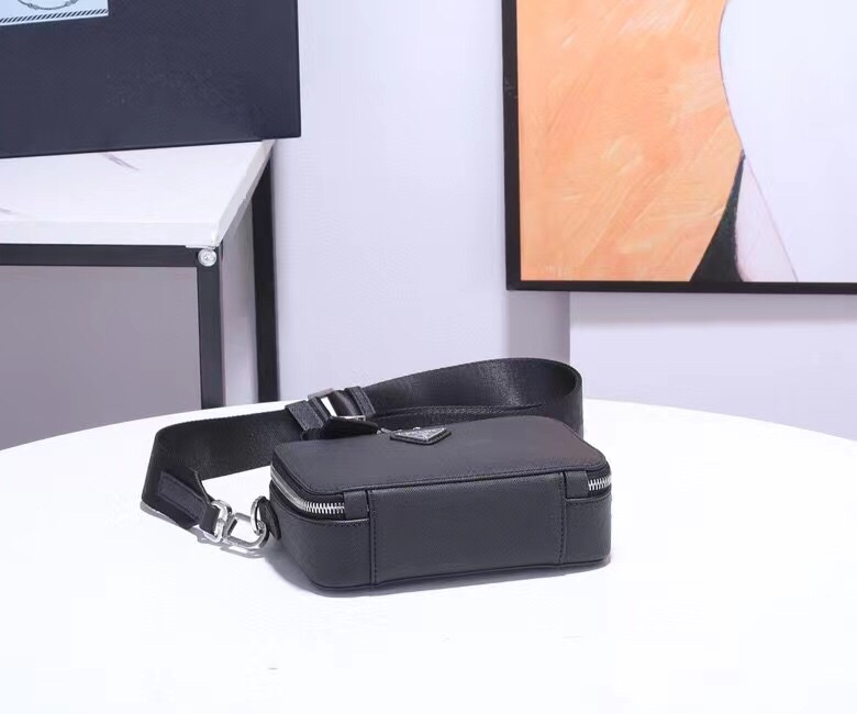 Prada Basic Bag Cow Leather M-l