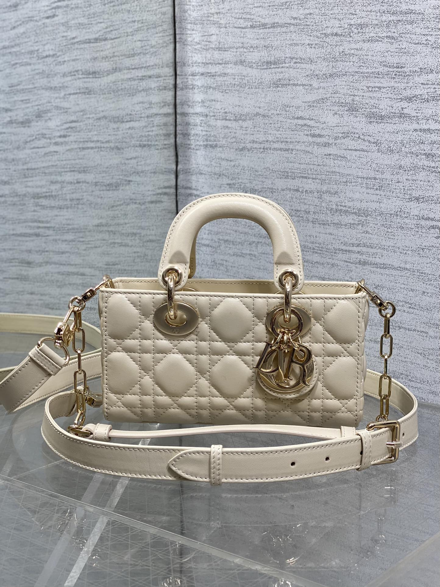 Basic Bag Sheepskin Beige M-s