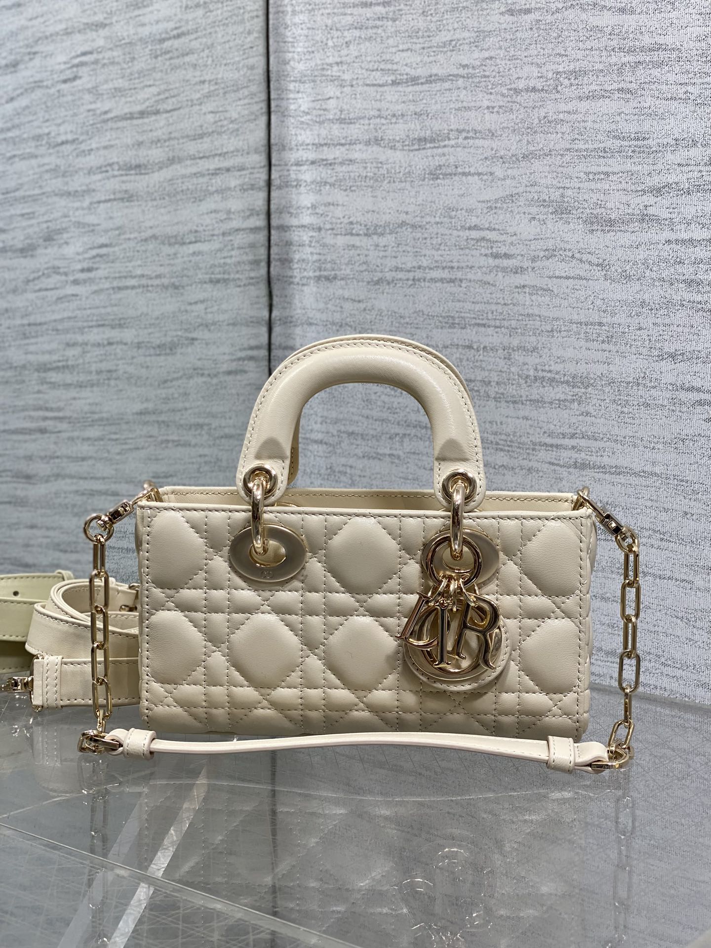 Basic Bag Sheepskin Beige M-s