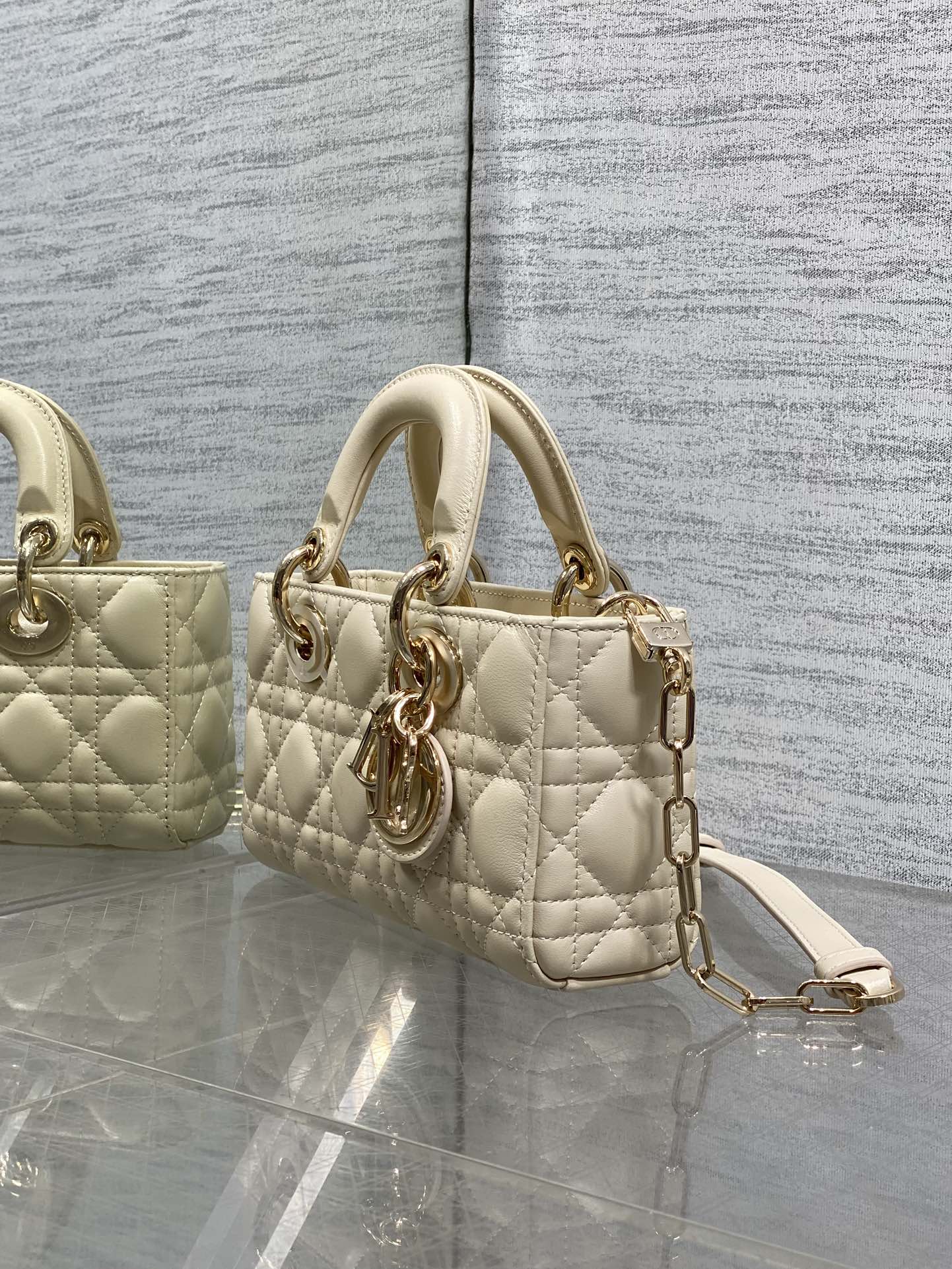 Basic Bag Sheepskin Beige M-s