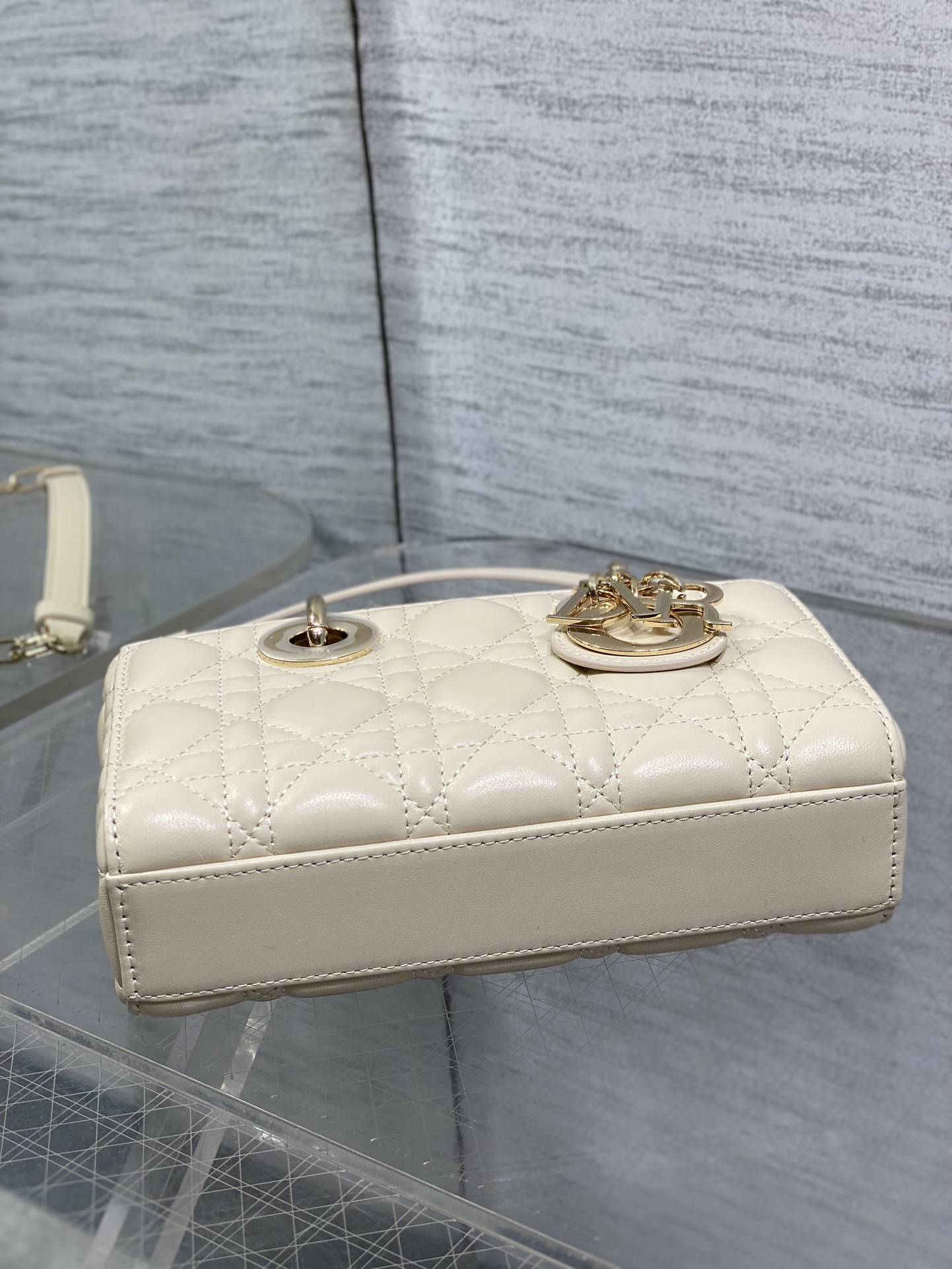 Basic Bag Sheepskin Beige M-s