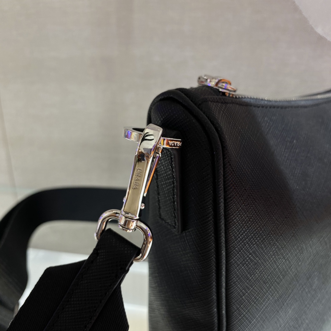 Prada Basic Bag Cow Leather M
