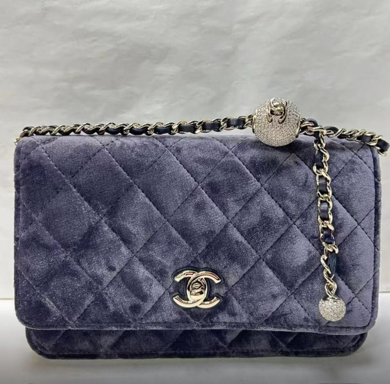 Chanel Basic Bag 20cm-l