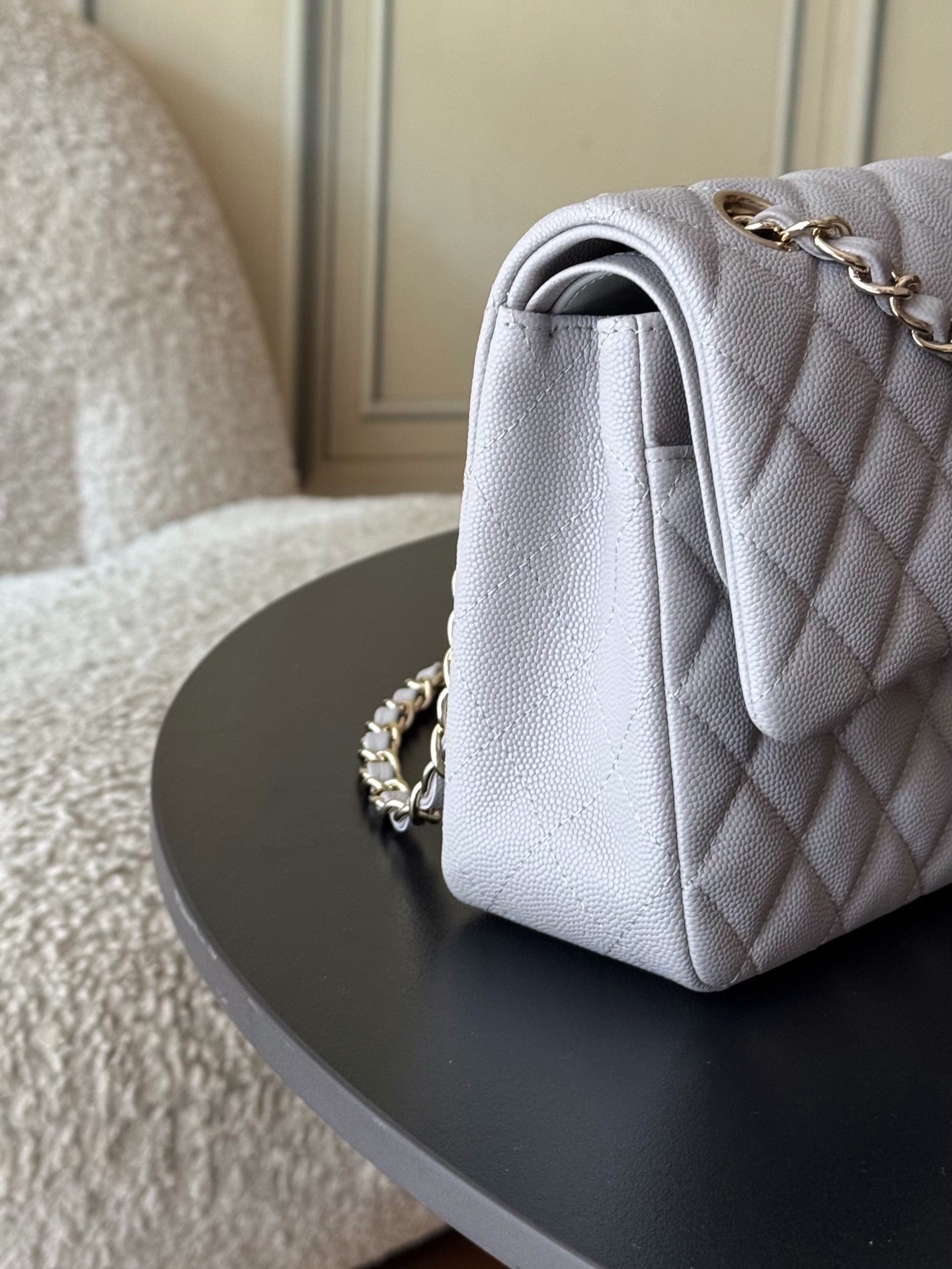 Chanel Basic Bag Sheepskin White M-l-s