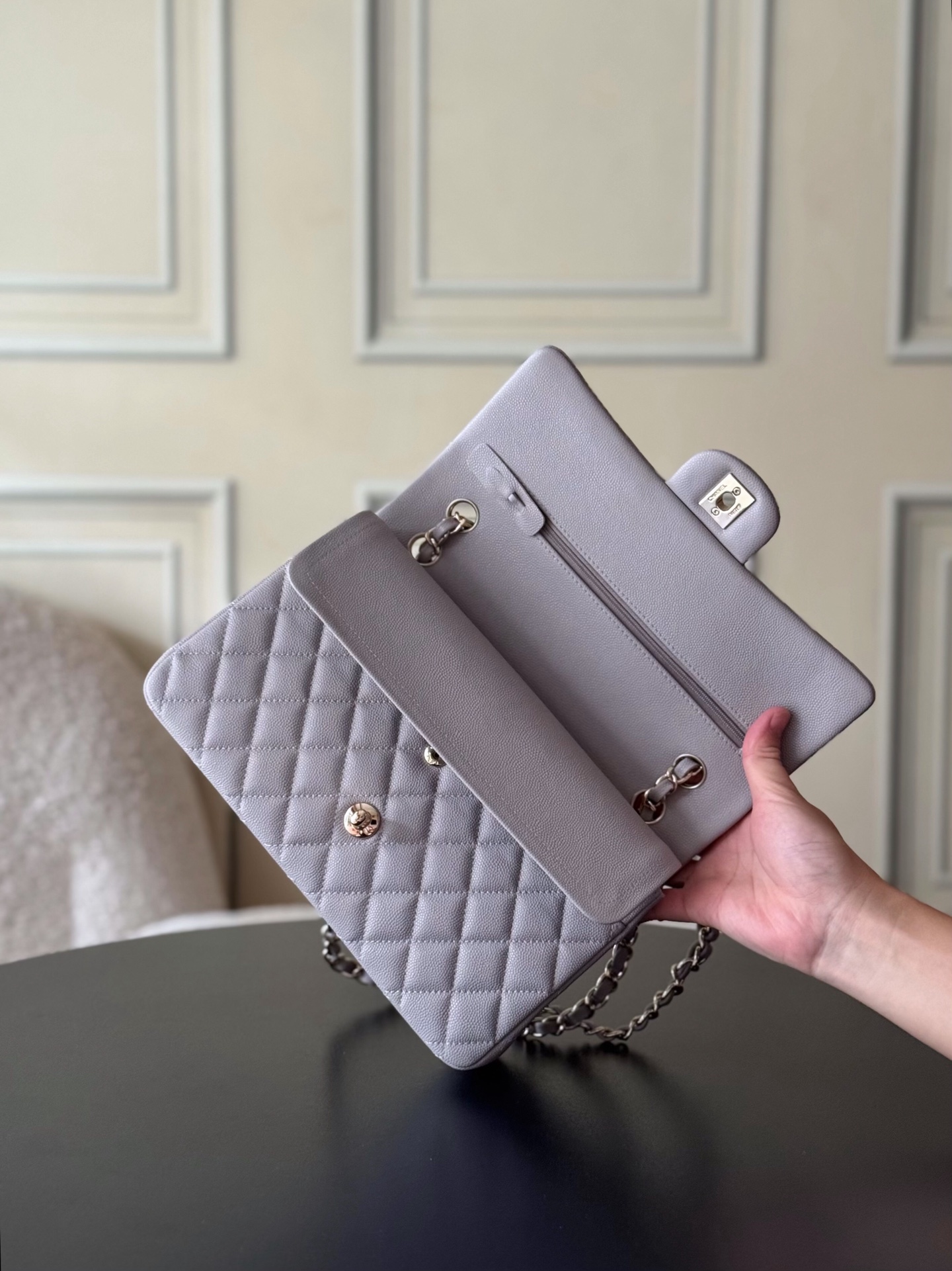 Chanel Basic Bag Sheepskin White M-l-s