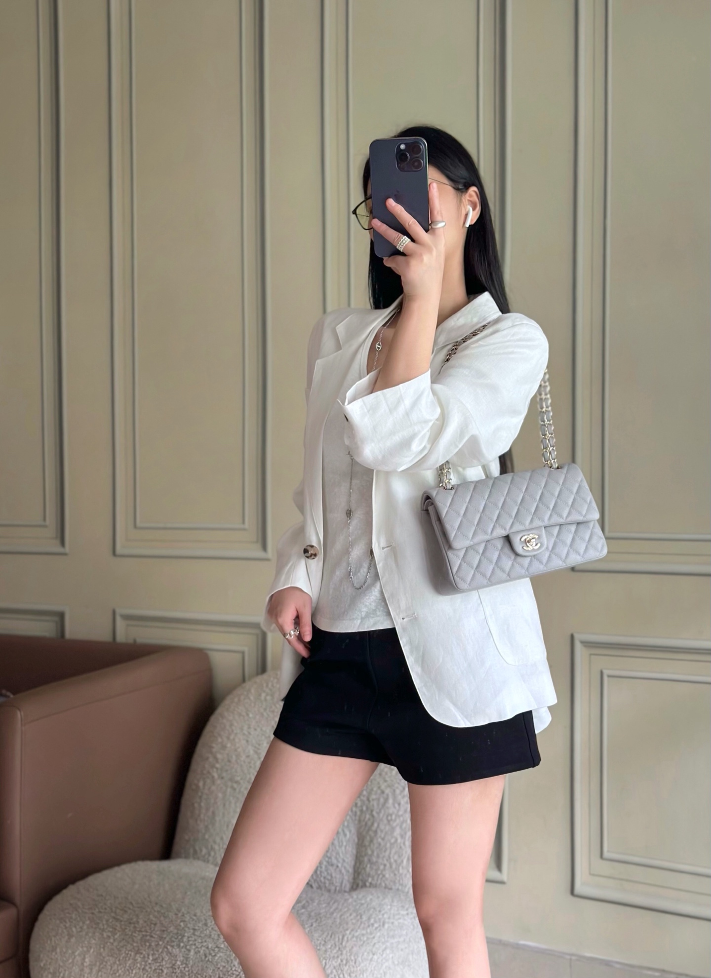 Chanel Basic Bag Sheepskin White M-l-s