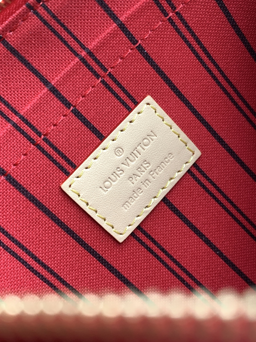 Louis Vuitton Basic Bag M