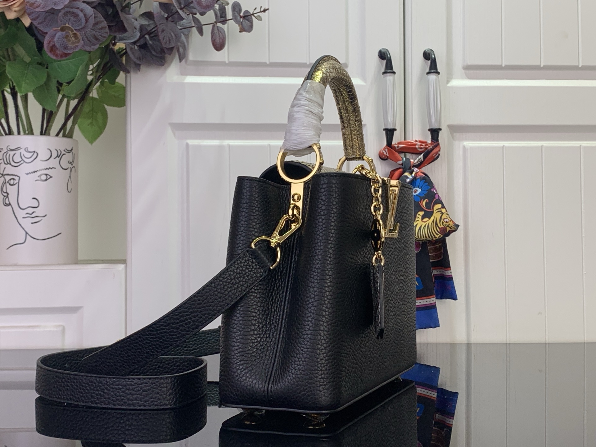 Louis Vuitton Basic Bag Black M-s