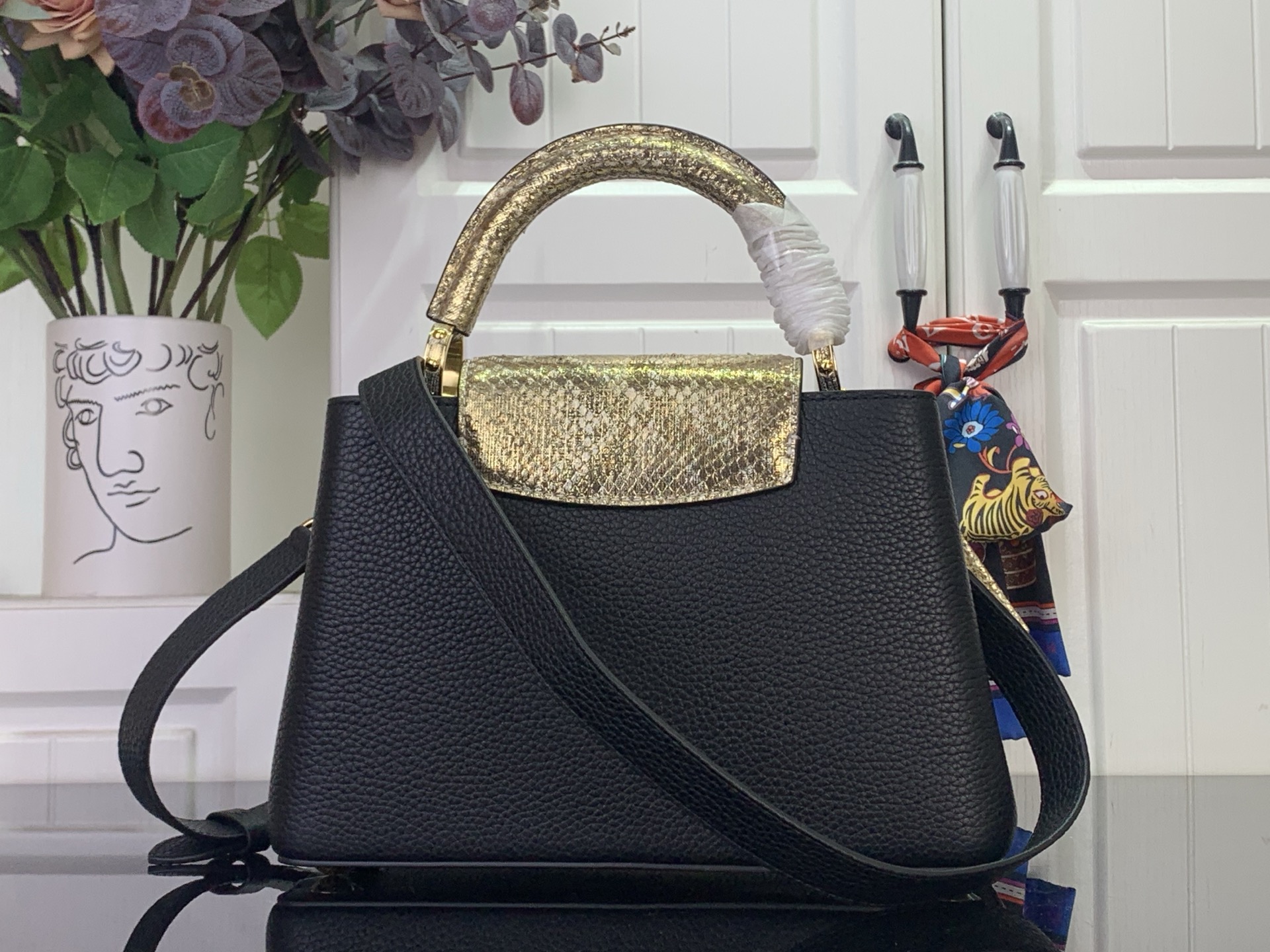 Louis Vuitton Basic Bag Black M-s