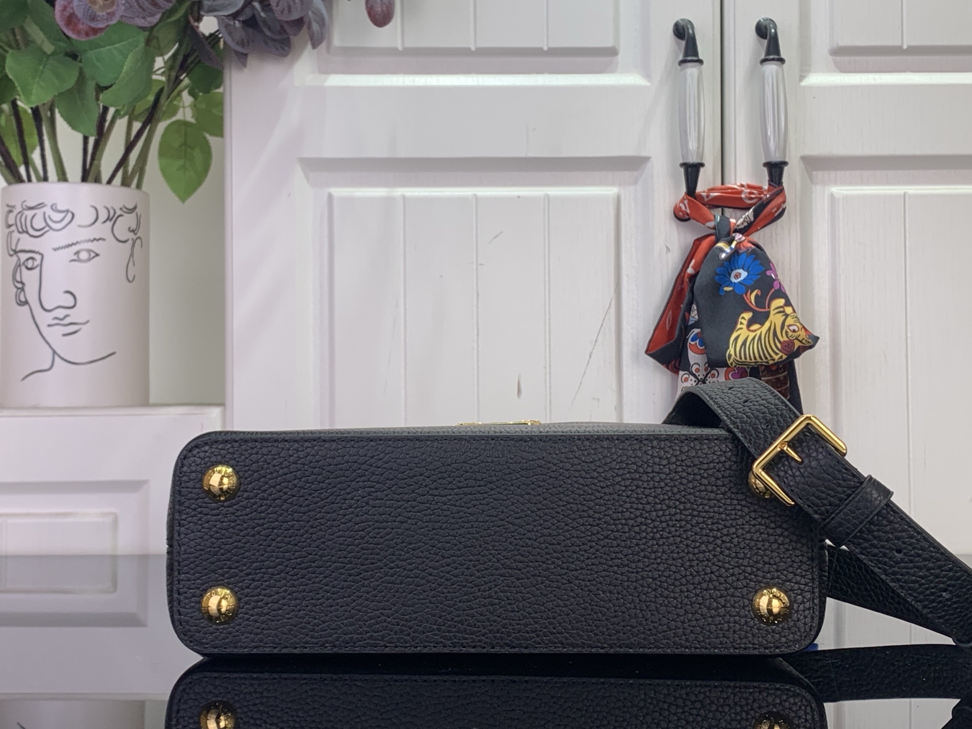 Louis Vuitton Basic Bag Black M-s