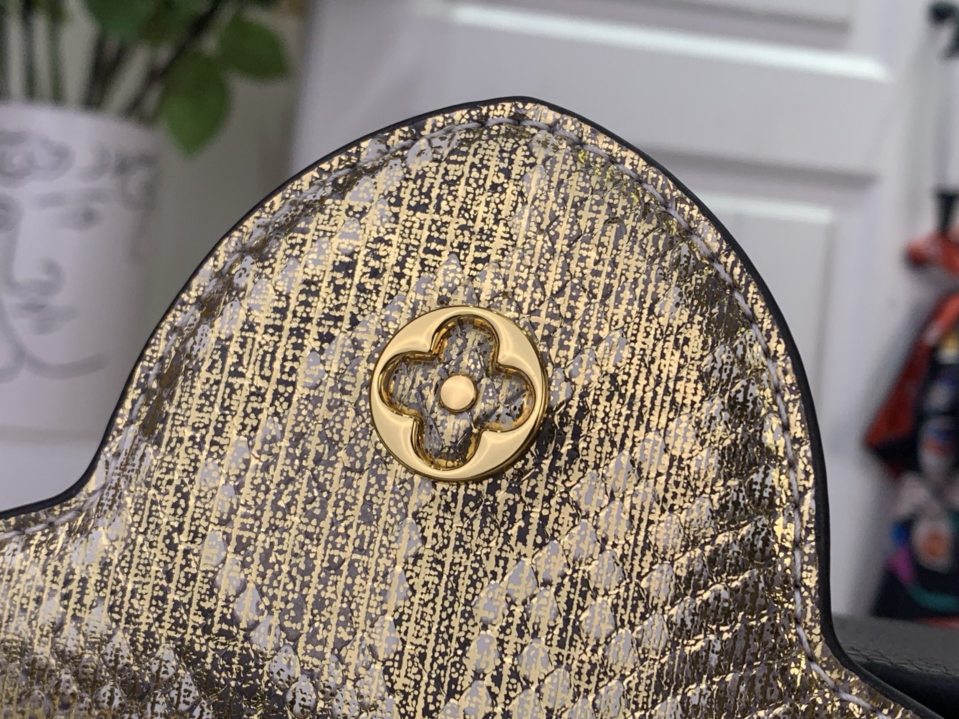 Louis Vuitton Basic Bag Black M-s