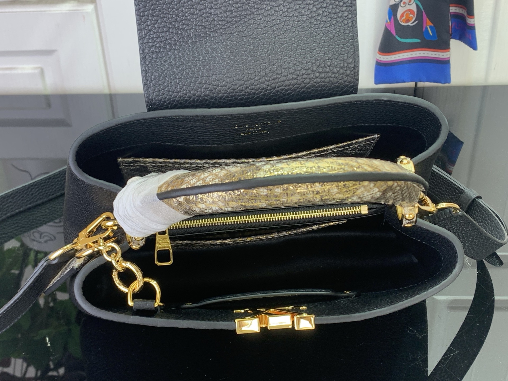 Louis Vuitton Basic Bag Black M-s