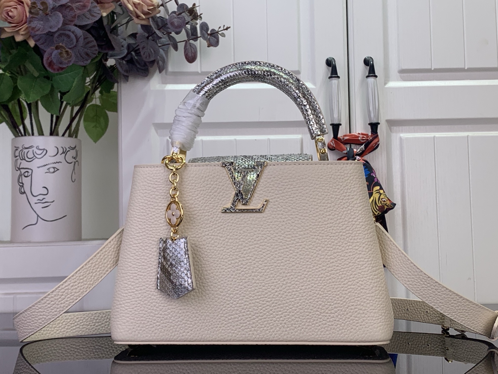 Louis Vuitton Basic Bag White M-s