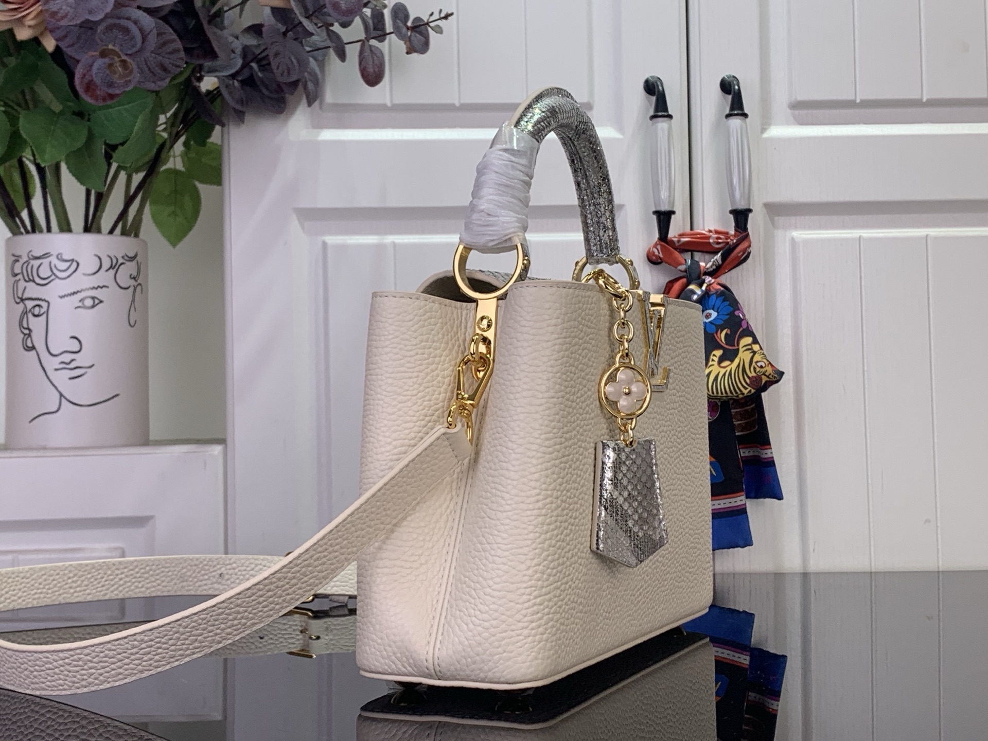 Louis Vuitton Basic Bag White M-s