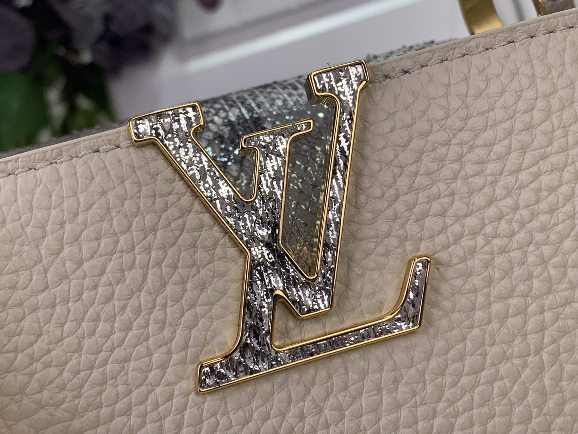 Louis Vuitton Basic Bag White M-s