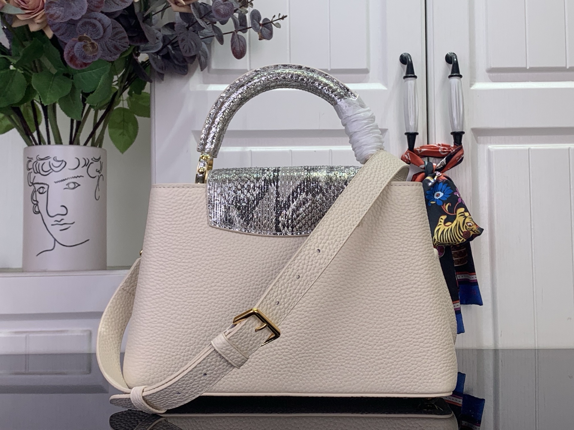 Louis Vuitton Basic Bag White M-s