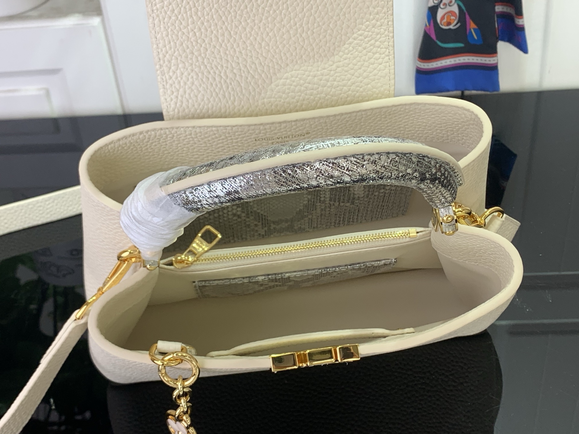 Louis Vuitton Basic Bag White M-s