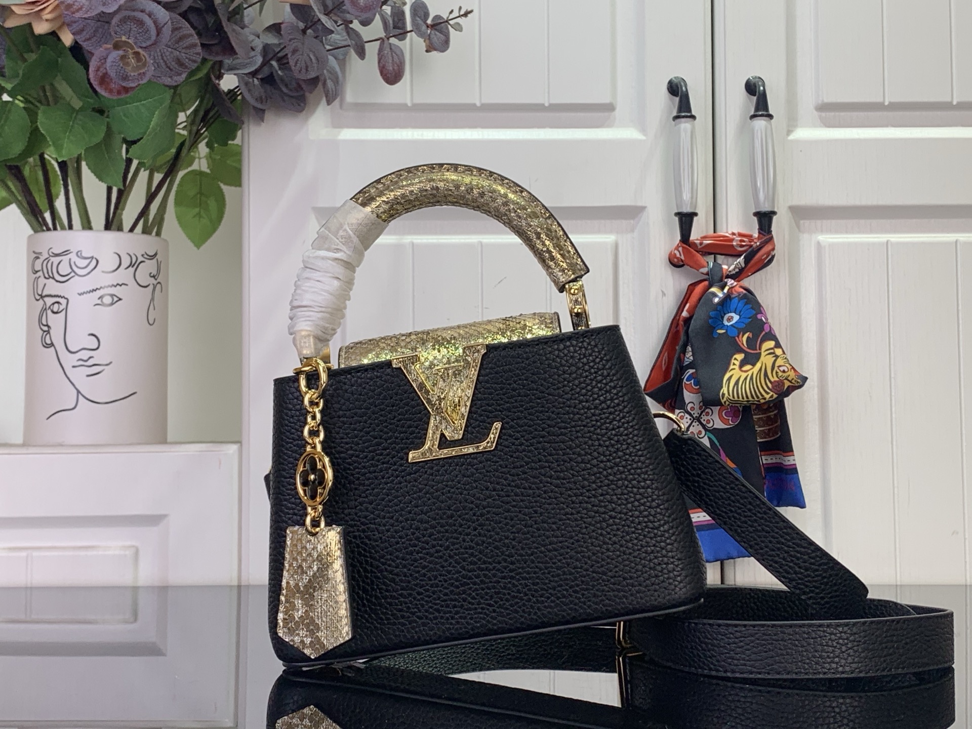 Louis Vuitton Basic Bag Black M-s