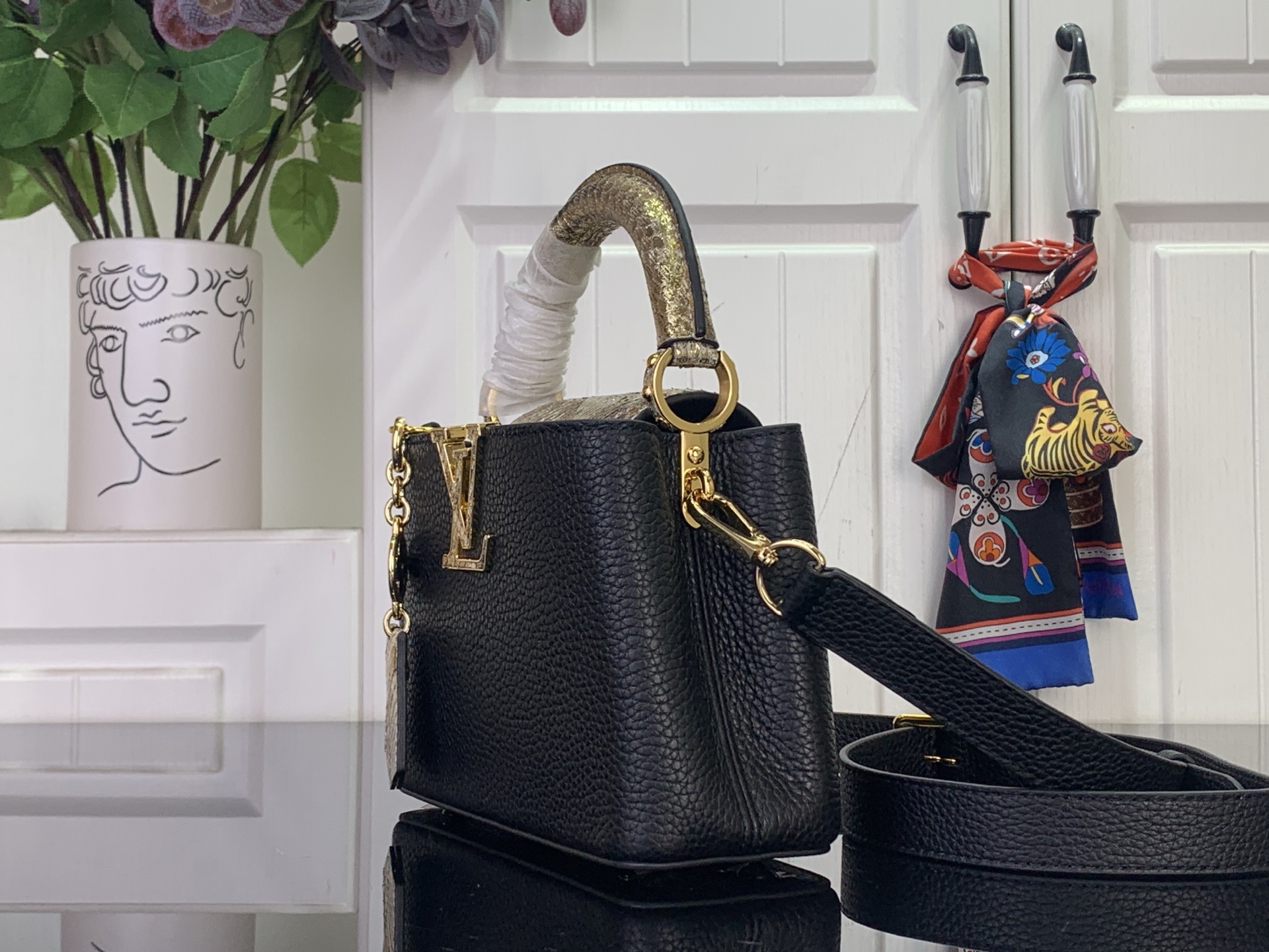 Louis Vuitton Basic Bag Black M-s