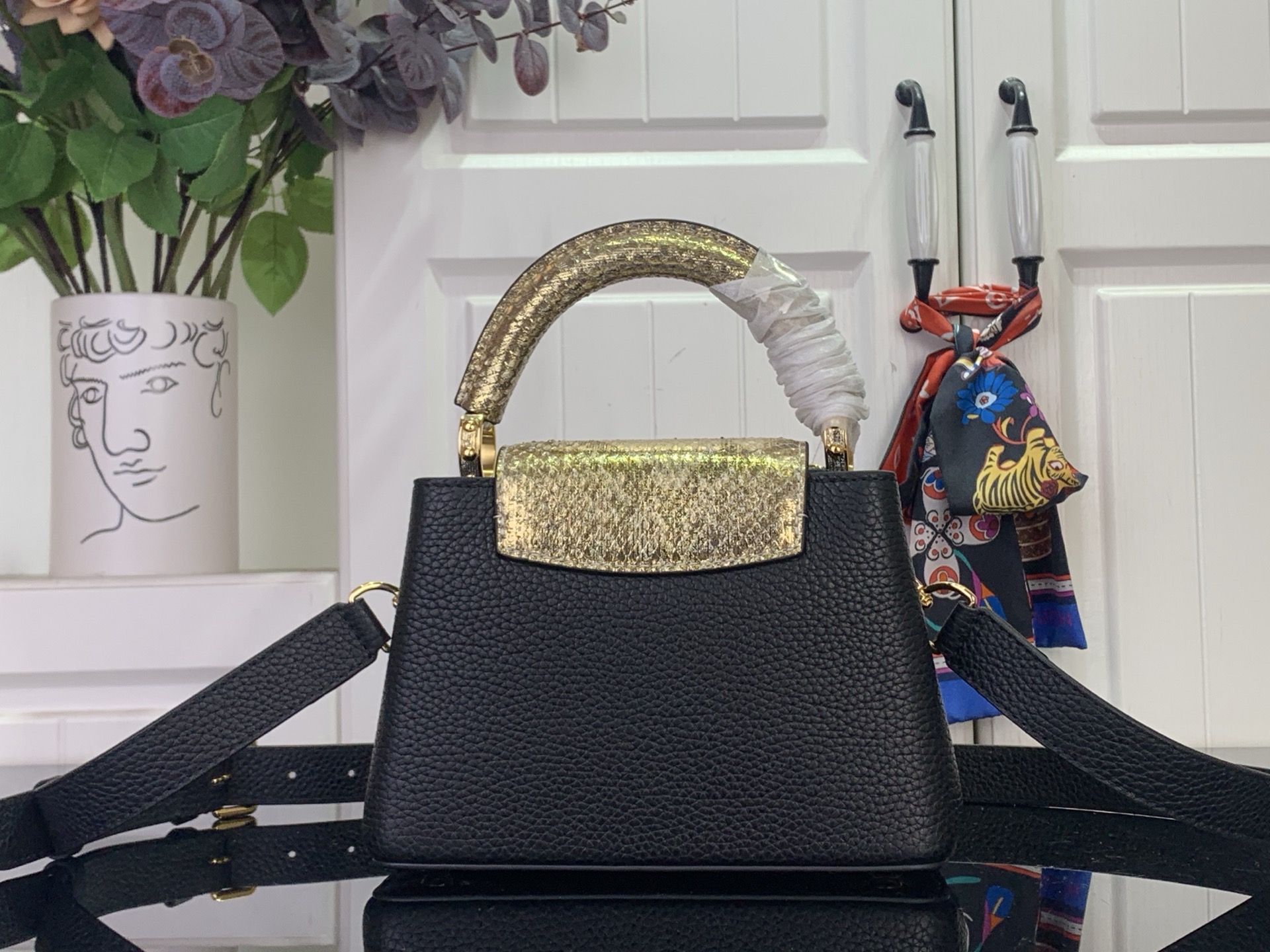 Louis Vuitton Basic Bag Black M-s