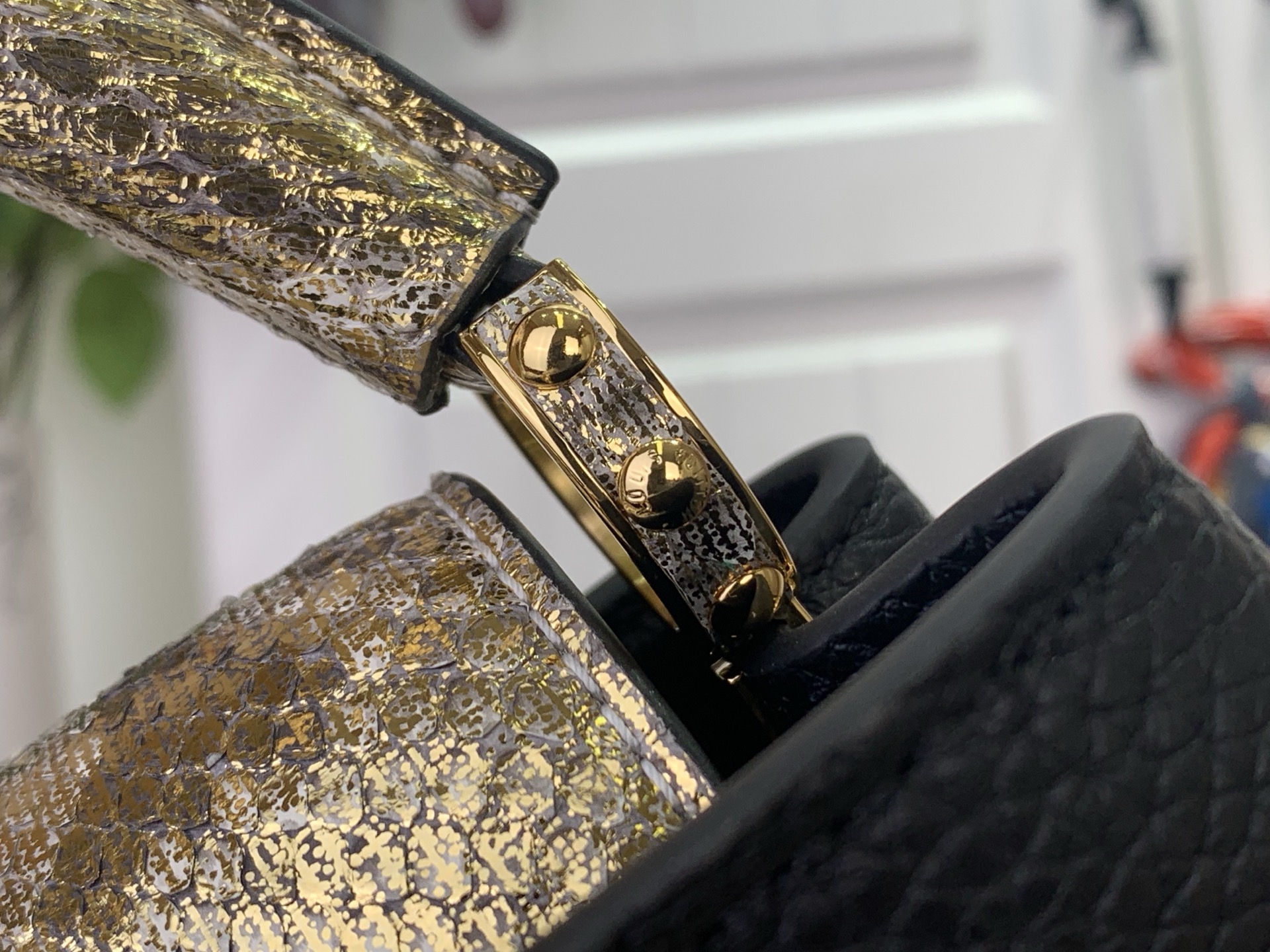 Louis Vuitton Basic Bag Black M-s