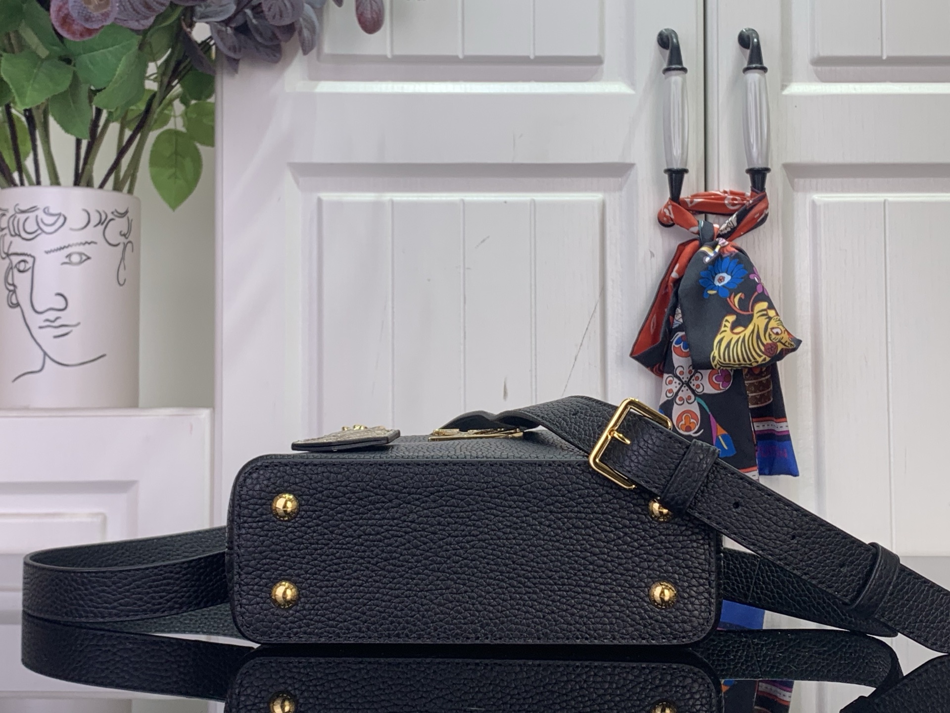 Louis Vuitton Basic Bag Black M-s