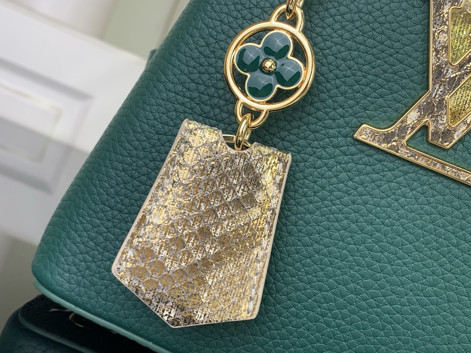 Louis Vuitton Basic Bag Green M-s