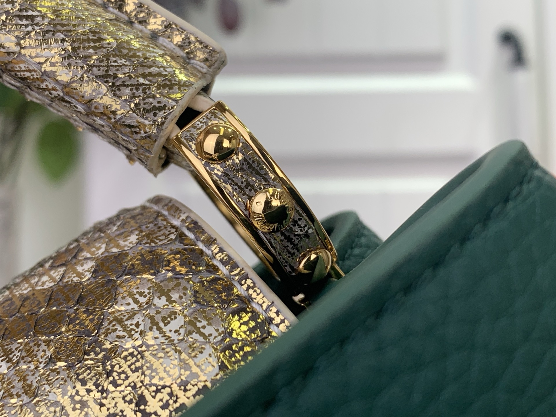 Louis Vuitton Basic Bag Green M-s