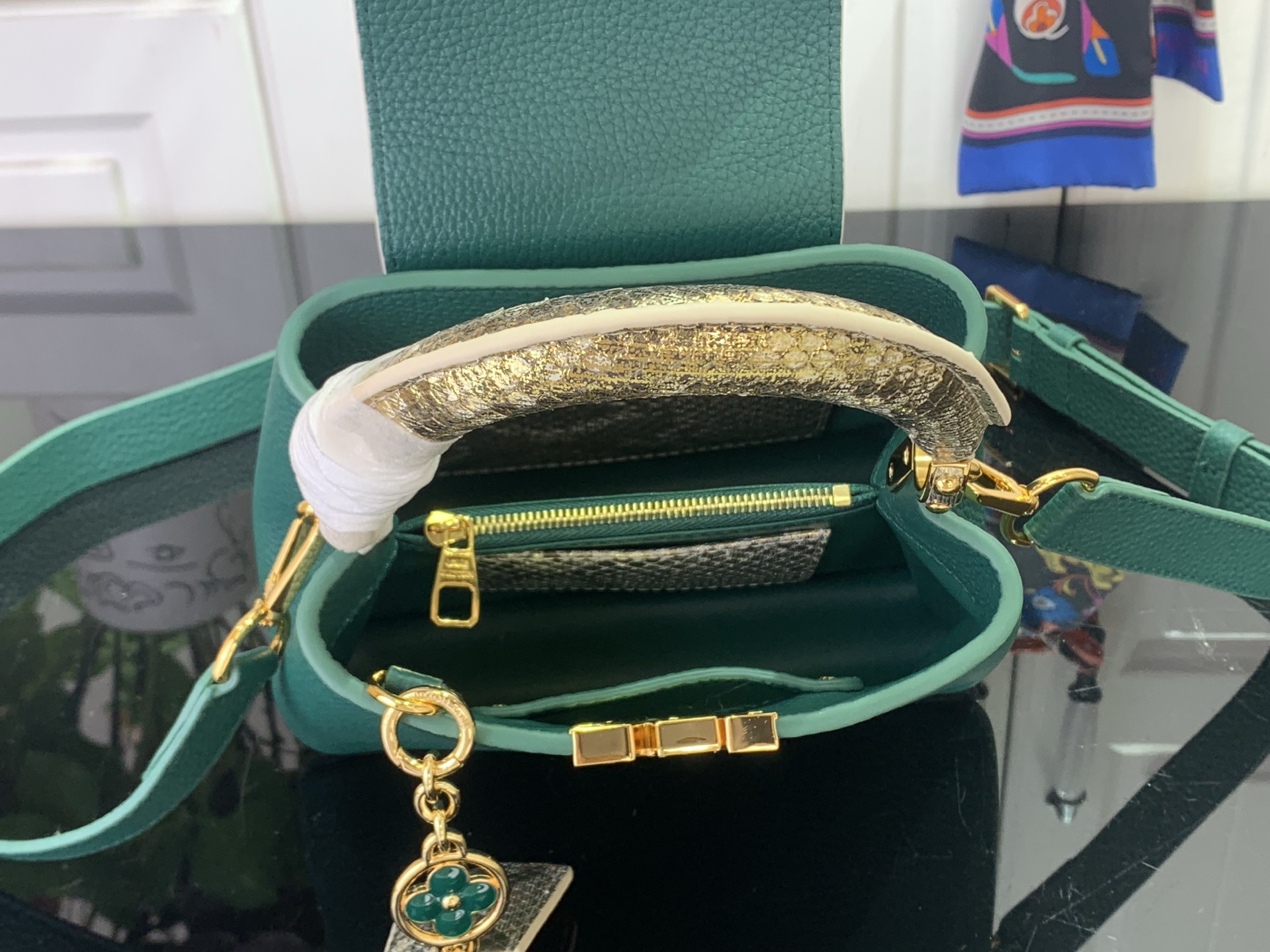 Louis Vuitton Basic Bag Green M-s