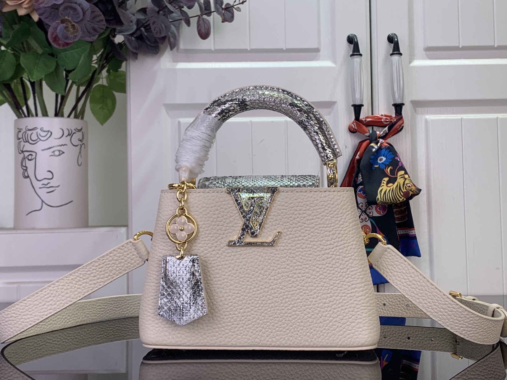Louis Vuitton Basic Bag White M-s