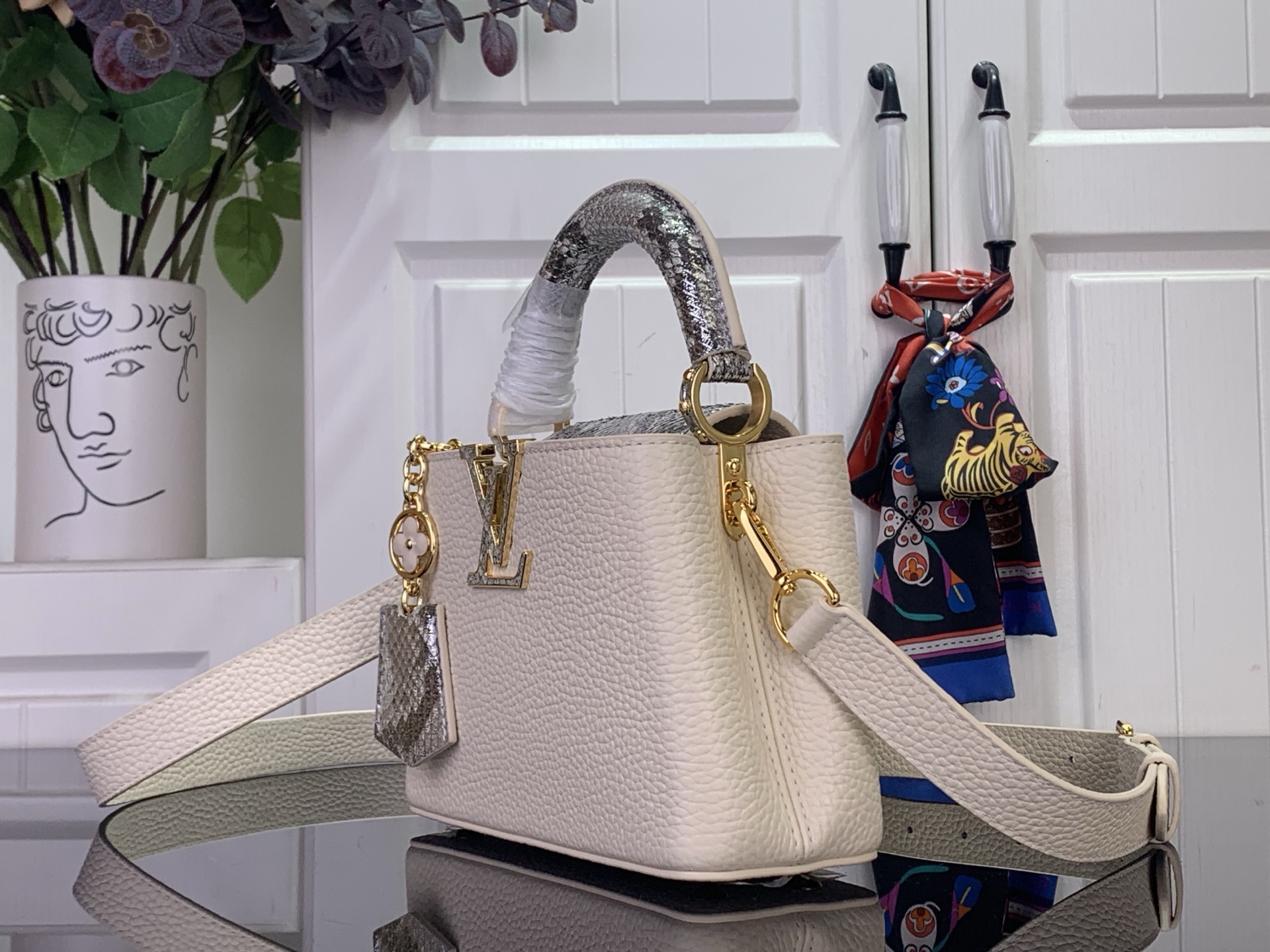 Louis Vuitton Basic Bag White M-s