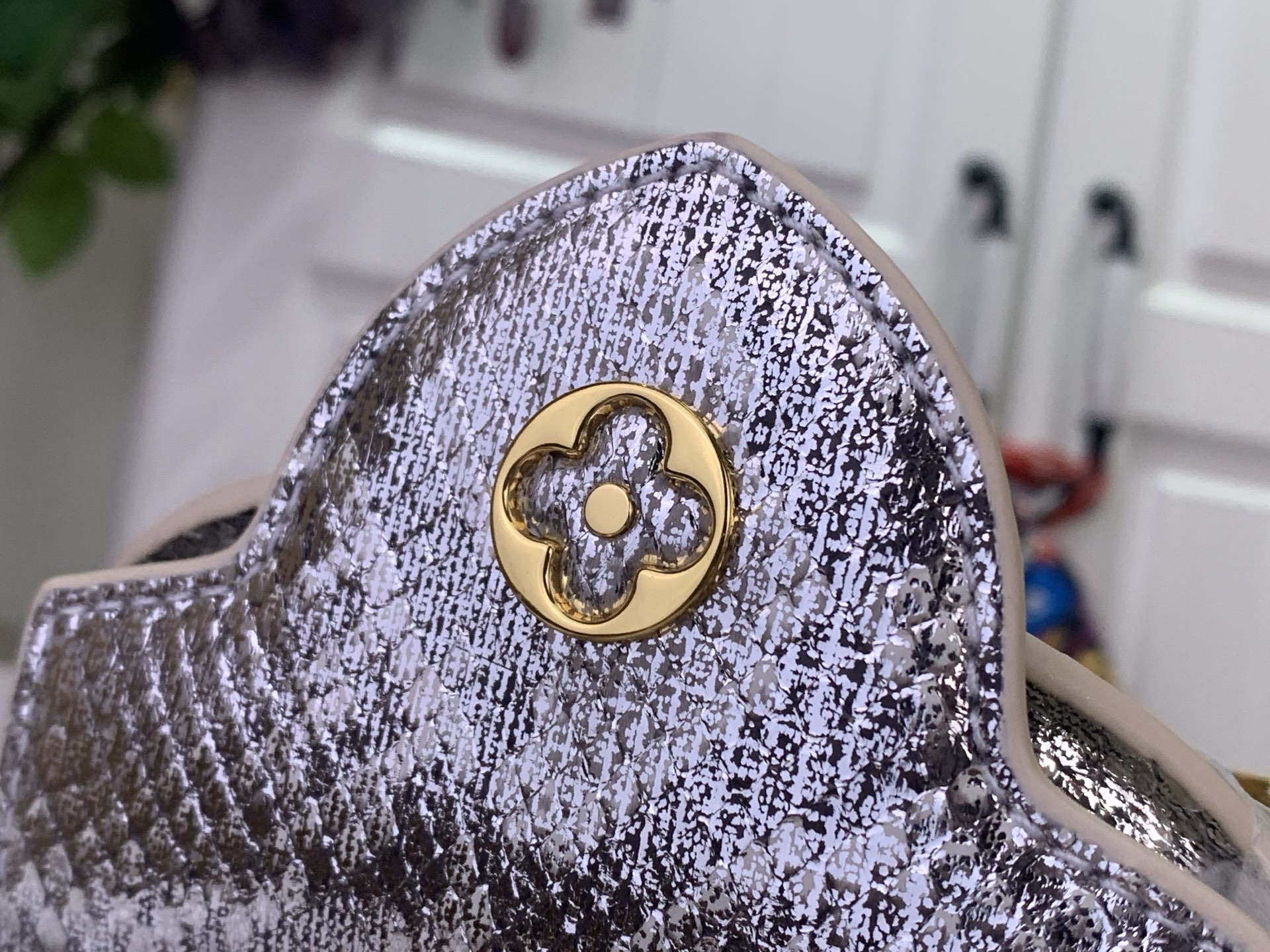 Louis Vuitton Basic Bag White M-s