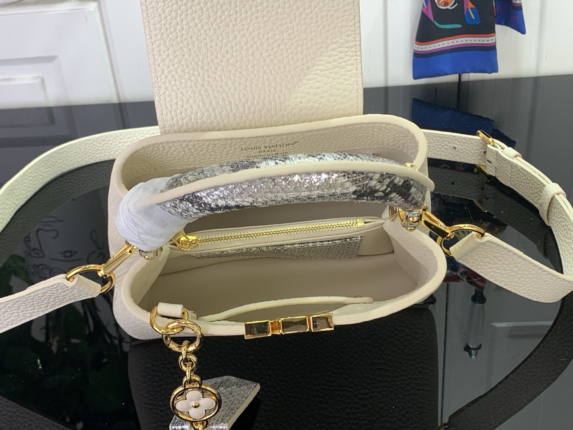 Louis Vuitton Basic Bag White M-s