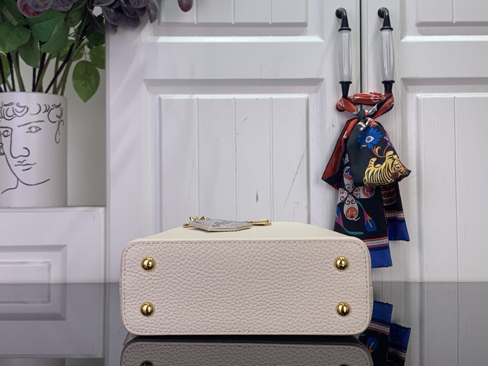 Louis Vuitton Basic Bag White M-s