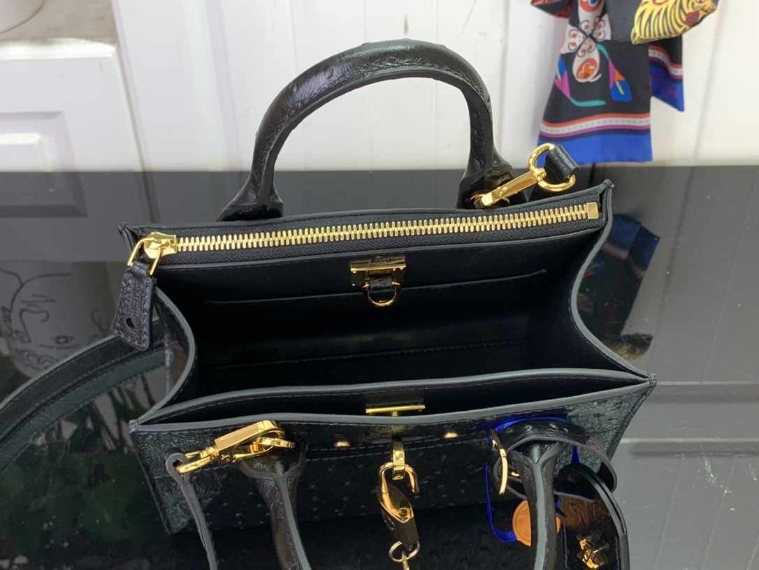 Louis Vuitton Basic Bag Cow Leather Black M-l-s