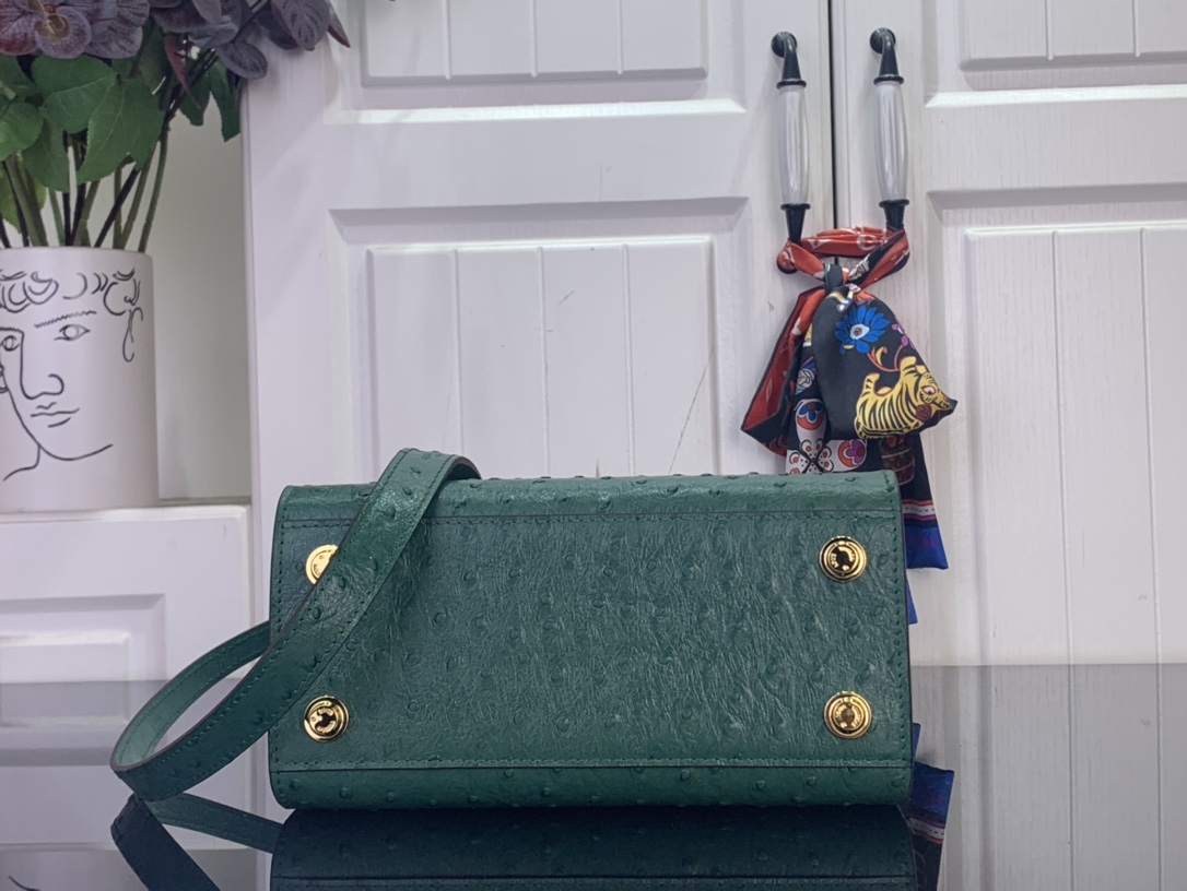 Louis Vuitton Basic Bag Cow Leather Green M-l-s