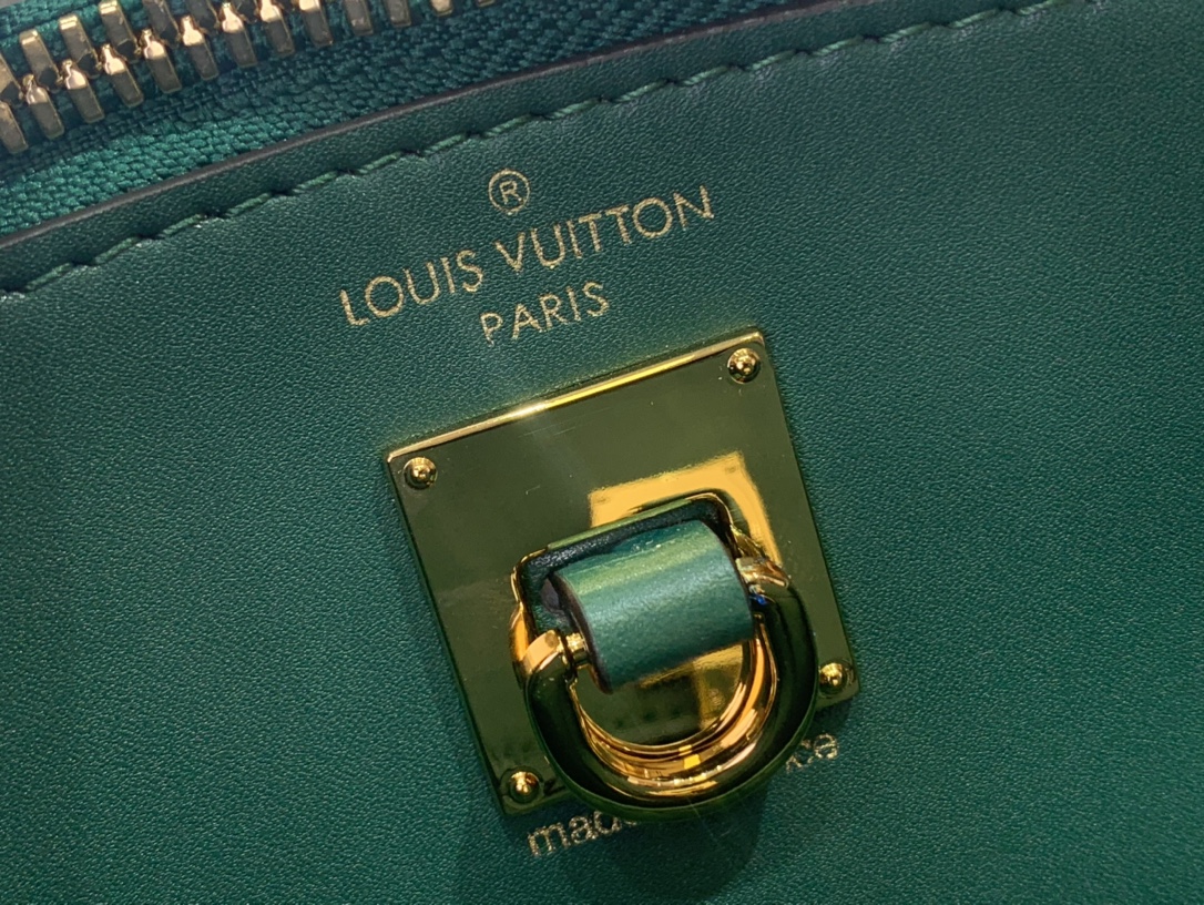 Louis Vuitton Basic Bag Cow Leather Green M-l-s