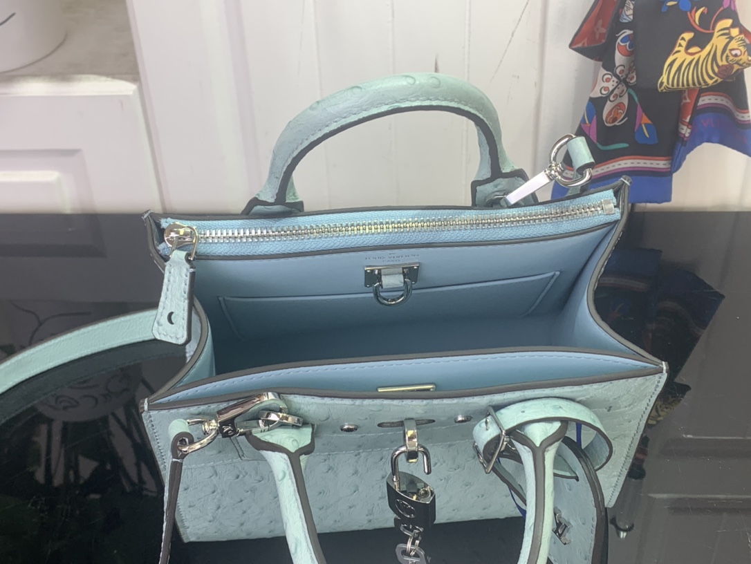 Louis Vuitton Basic Bag Cow Leather Blue M-l-s