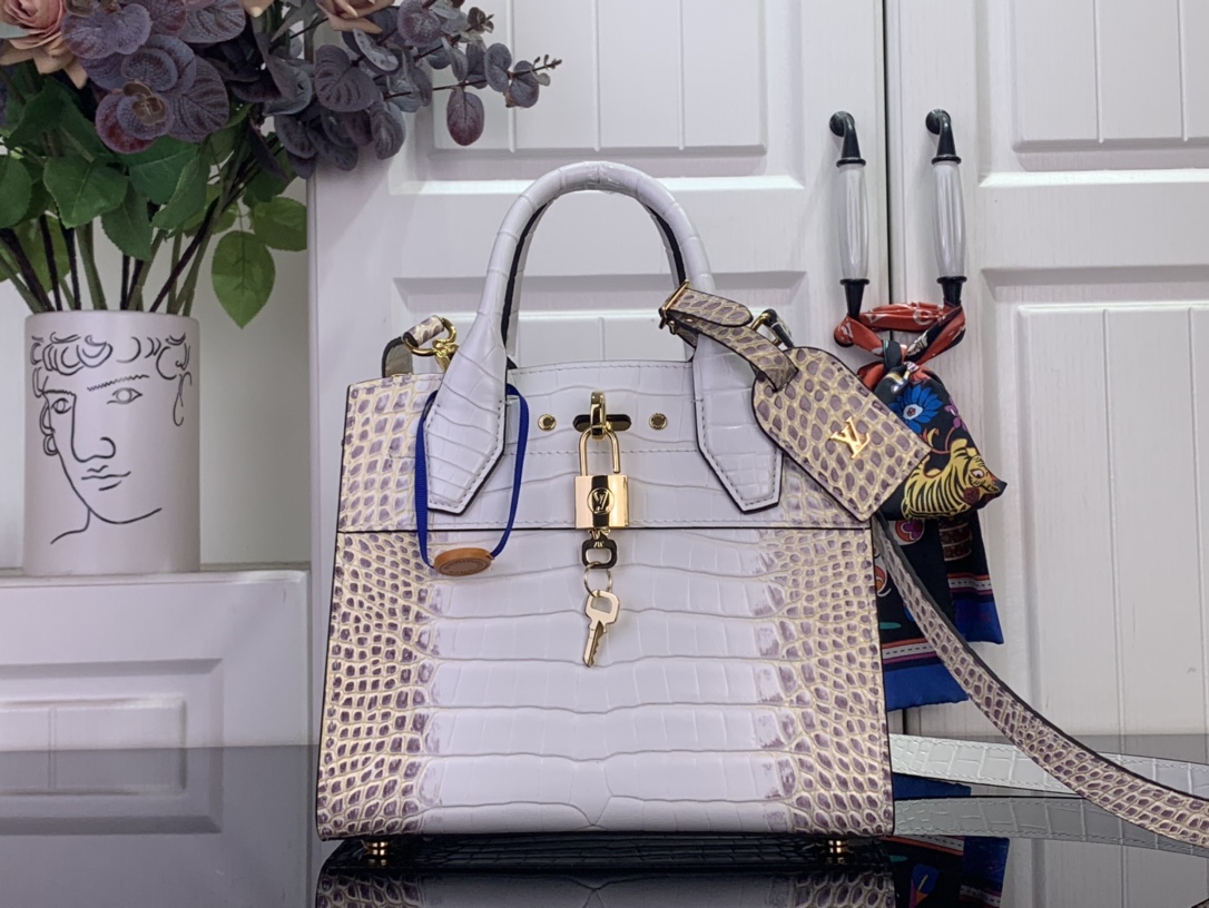 Louis Vuitton Basic Bag Cow Leather White M-l-s