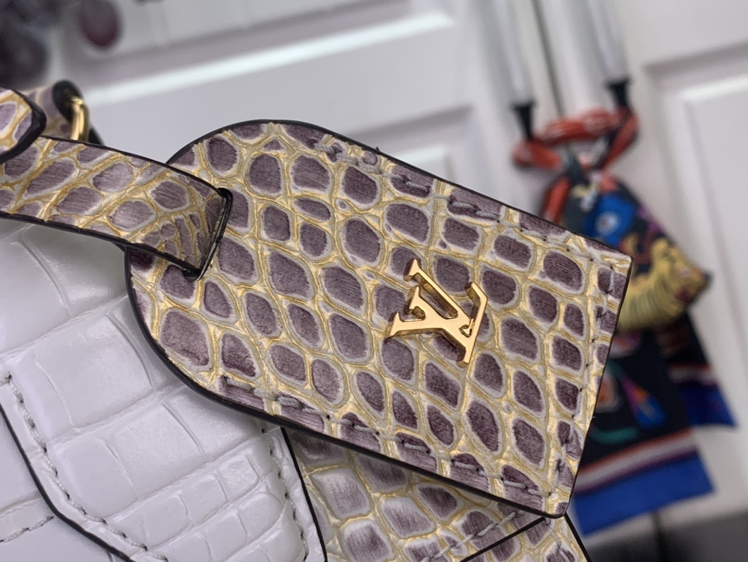 Louis Vuitton Basic Bag Cow Leather White M-l-s