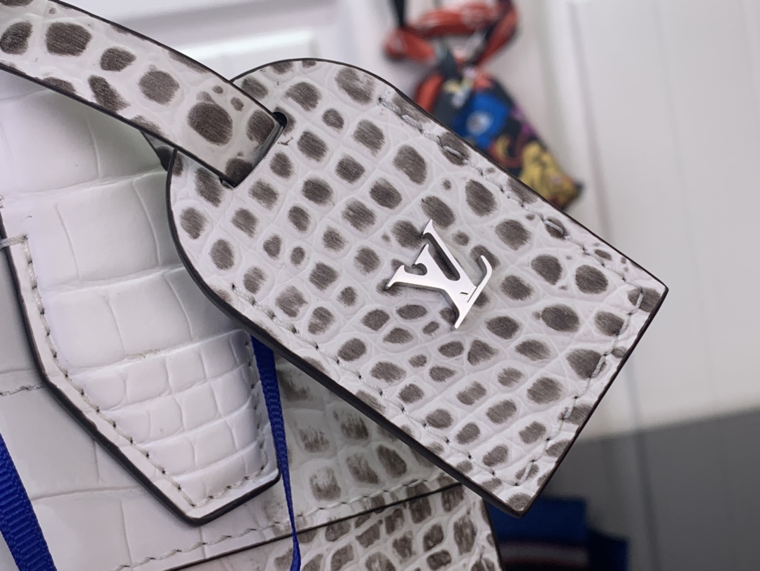 Louis Vuitton Basic Bag Cow Leather White M-l-s