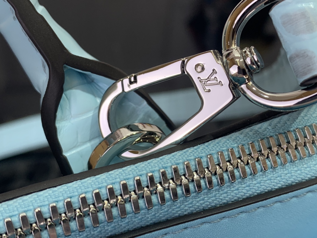 Louis Vuitton Basic Bag Cow Leather Blue M-l-s