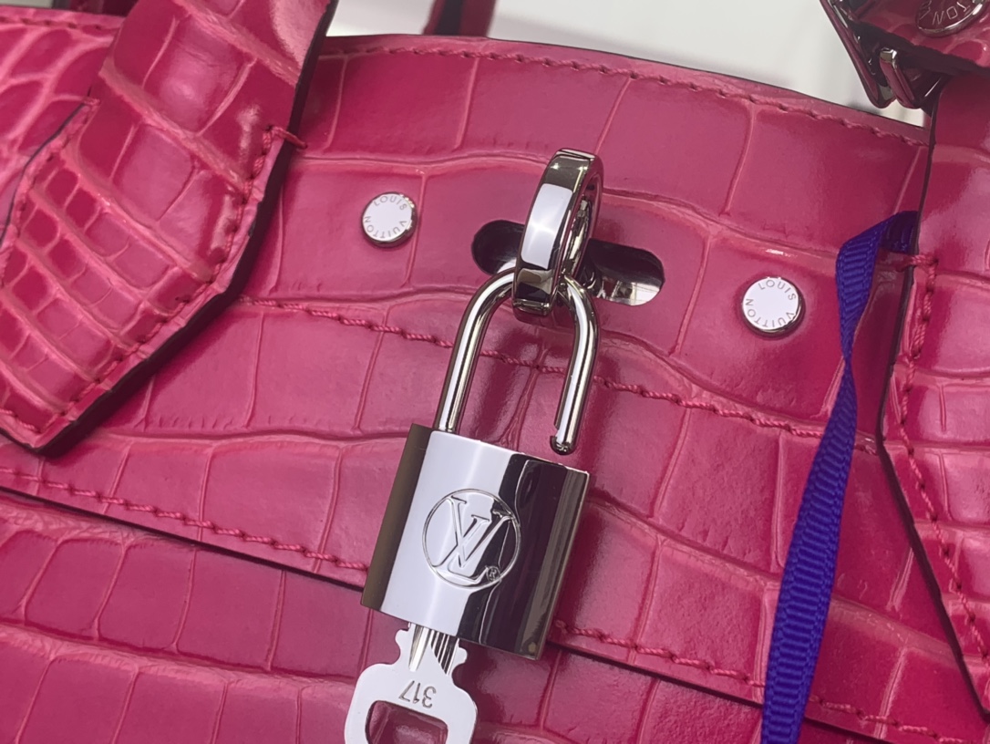 Louis Vuitton Basic Bag Cow Leather Red M-l-s