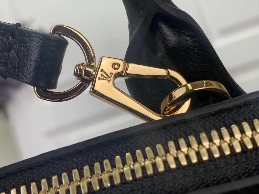 Louis Vuitton Basic Bag Cow Leather Black M-l-s