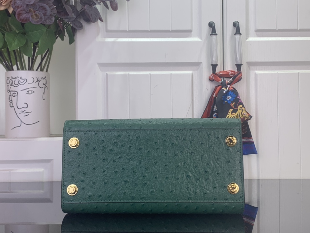 Louis Vuitton Basic Bag Cow Leather Green M-l-s