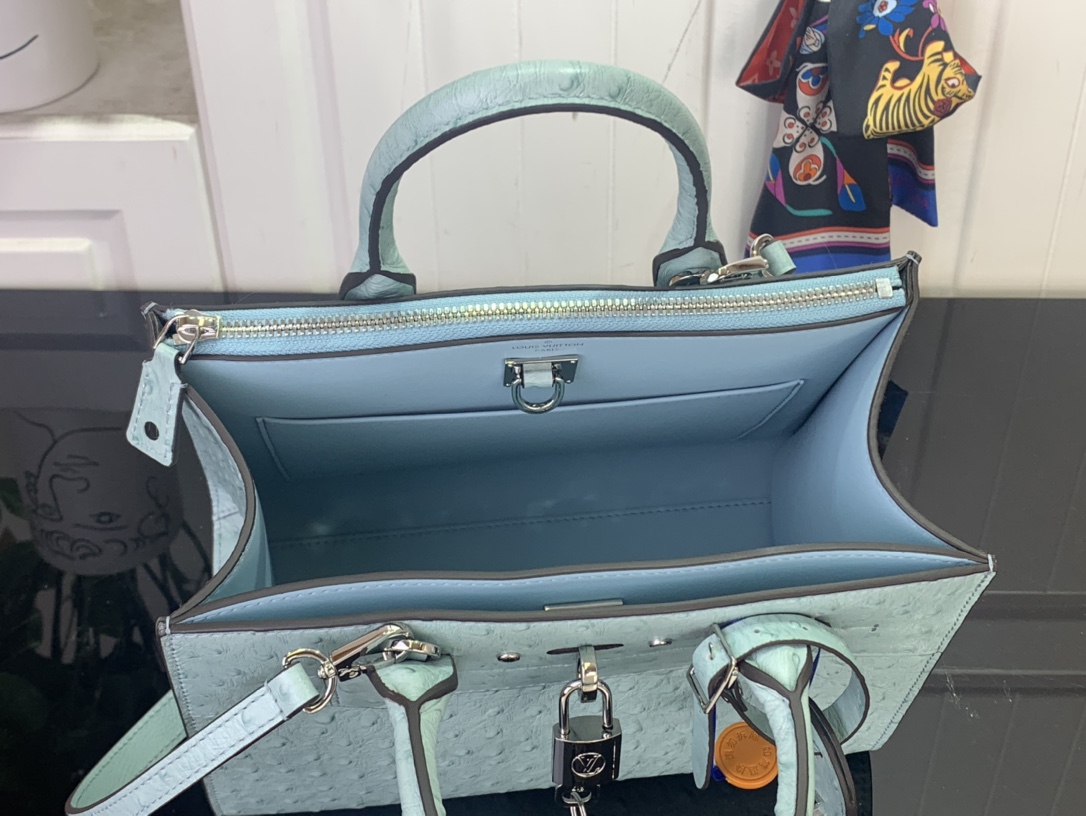 Louis Vuitton Basic Bag Cow Leather Blue M-l-s