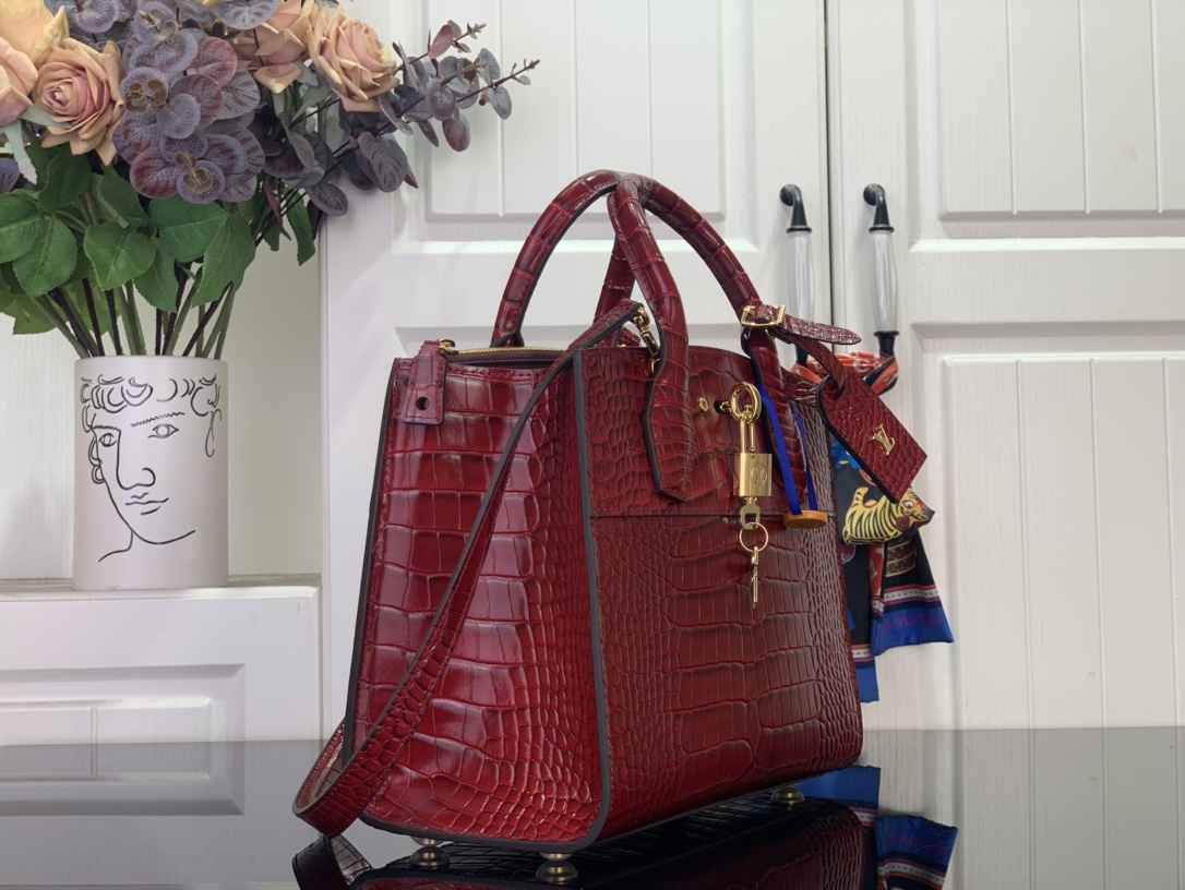 Louis Vuitton Basic Bag Cow Leather Red M-l-s