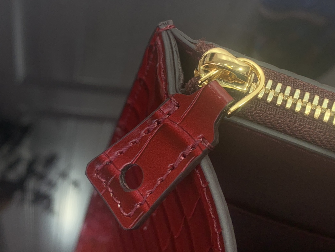 Louis Vuitton Basic Bag Cow Leather Red M-l-s